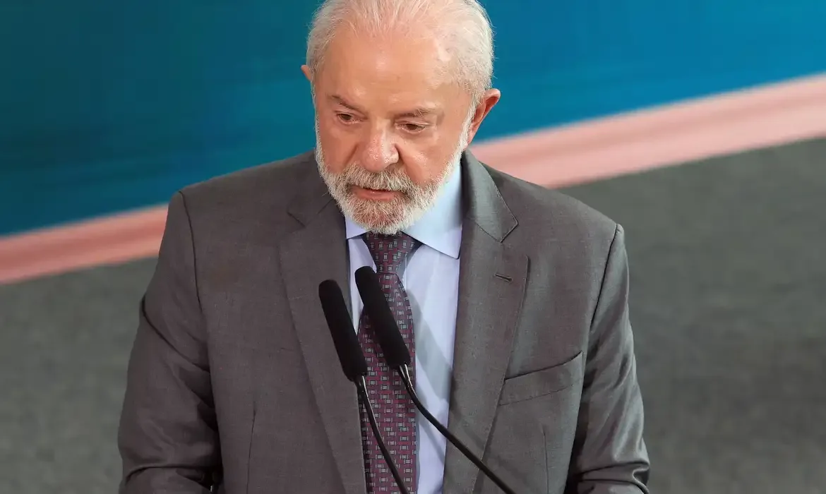 Brasília (DF), 18/03/2026 - O presidente da República, Luiz Inácio Lula da Silva, participa de cerimônia de assinatura de decretos que regulamentam o Estatuto Digital da Criança e do Adolescente - ECA. Foto: Valter Campanato/Agência Brasil